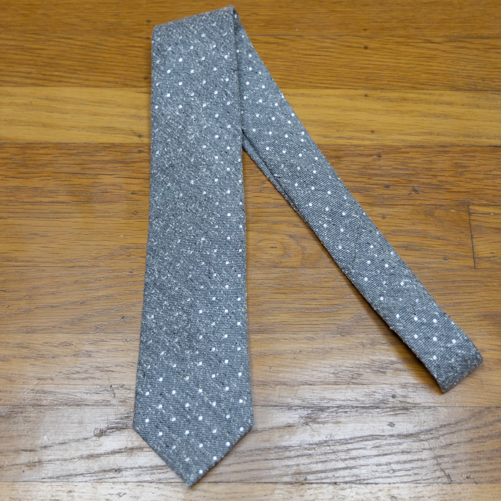 The Tie Bar Gray White Polka Dot Silk Tie 3.25 x 58 Necktie Mens