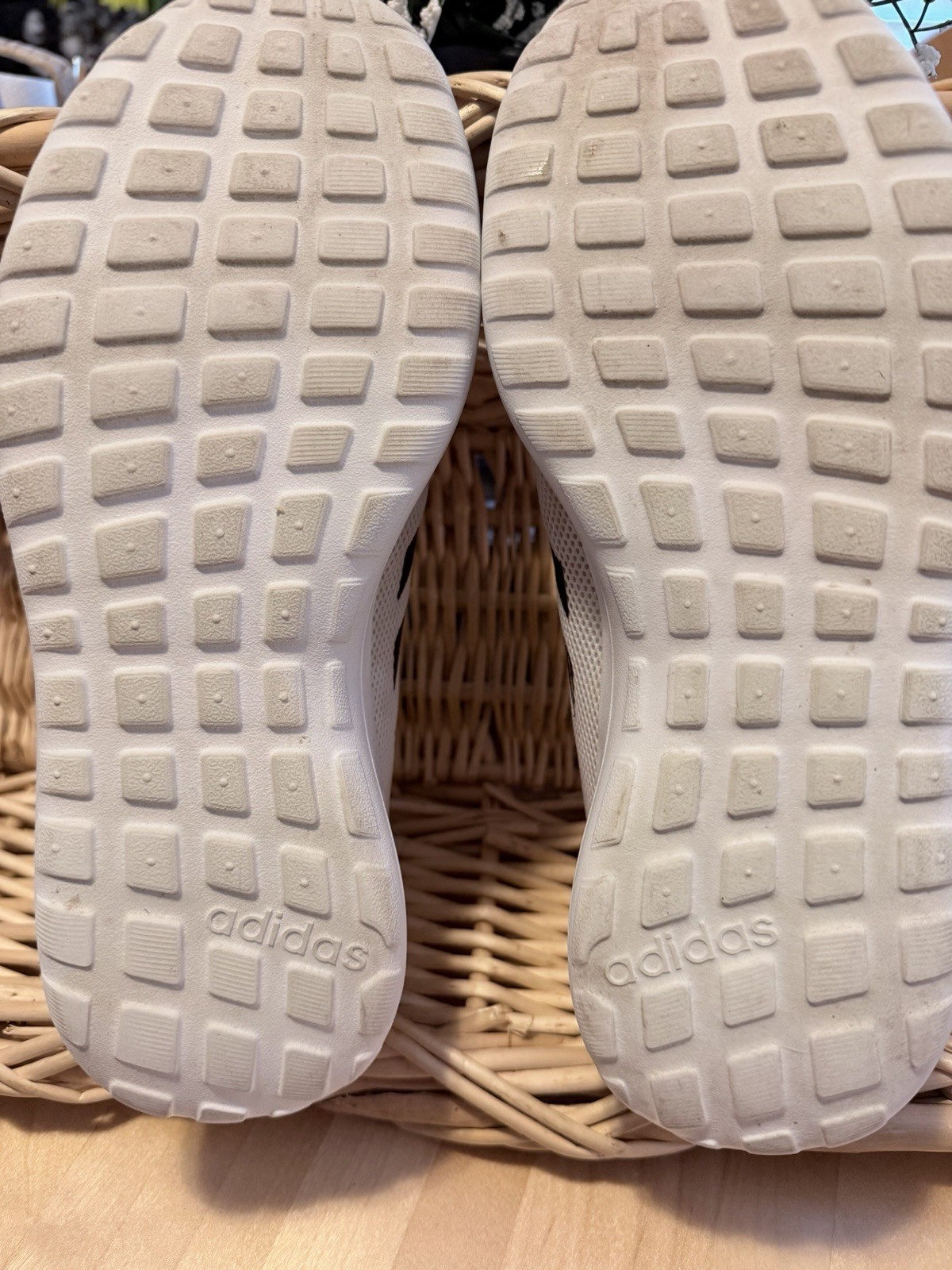 adidas White/Black 3-Stripes Low Top Lace-Up Sneaker Unisex 20M001 2019