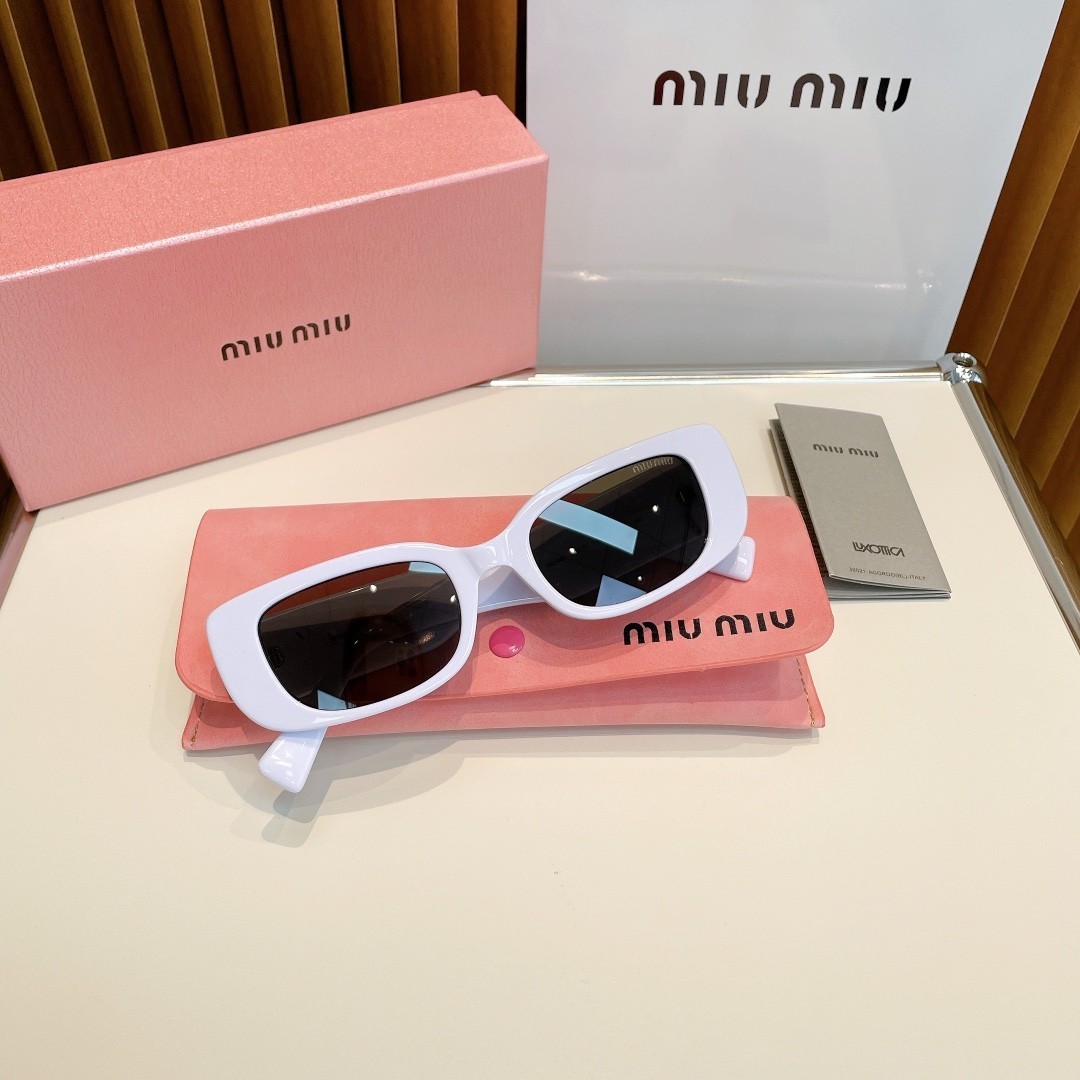 Luxury Rectangle Sunglasses Ivory White Acetate Frame Dark Lens UV400 New