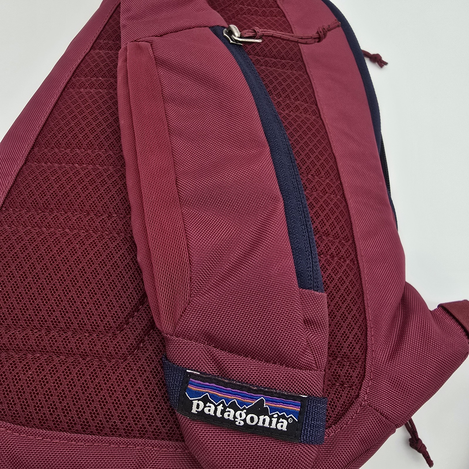 Patagonia Atom 8L Classic Burgandy/Navy Crossbody Sling Bag Backpack – Read