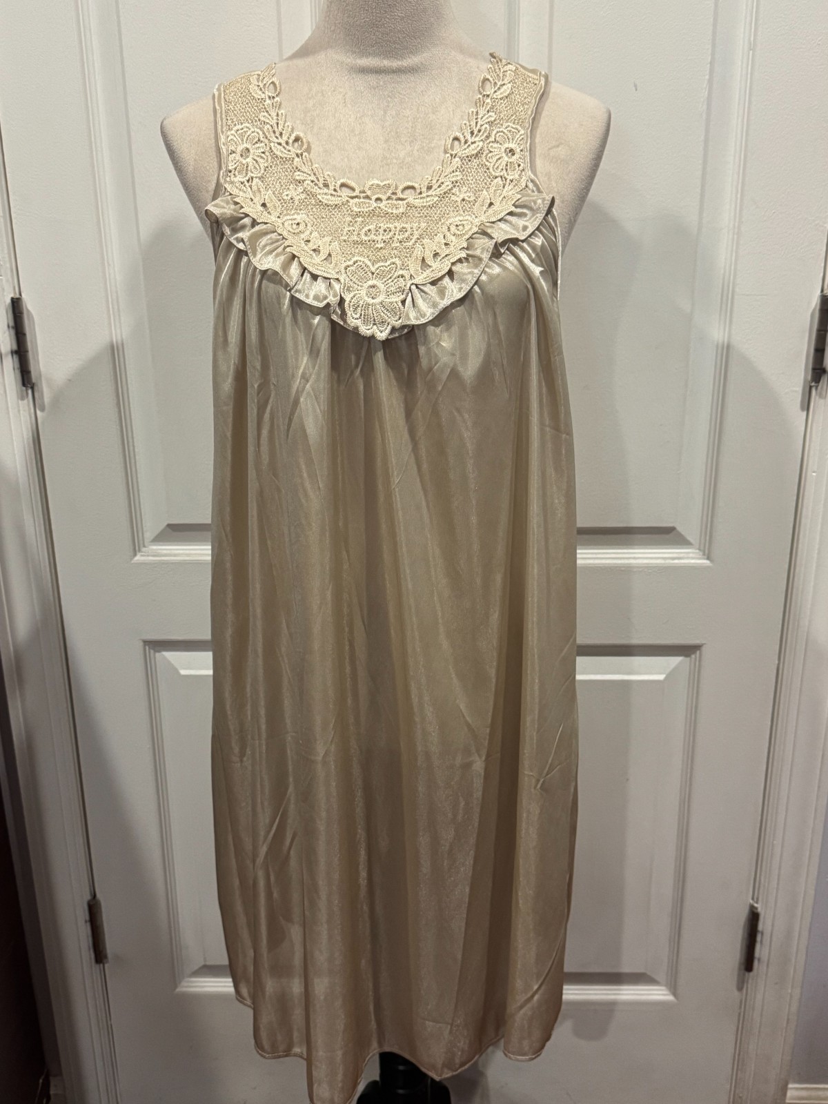 Women Golden yellow beige Silky Sleeveless Nightgown Size 2XL 37″Lx22″W