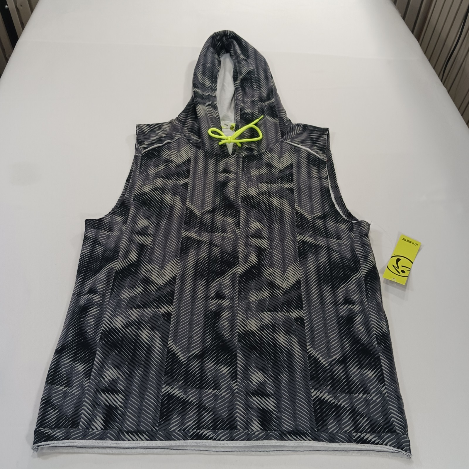 Zumba Wear Mr Right Z2T00259 Men’s Gray Surged Sleeveless Pullover Hoodie Medium