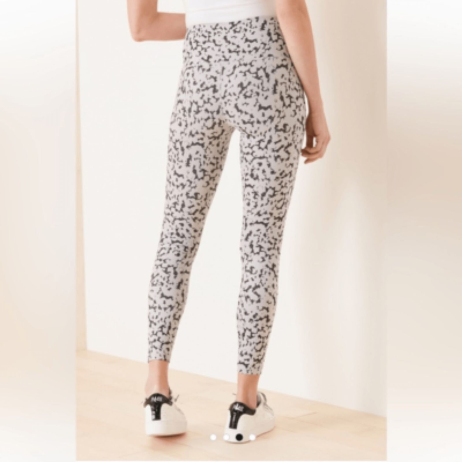 Varley Century Legging 2.0 in Coffee Cheetah, Sz. M – EUC