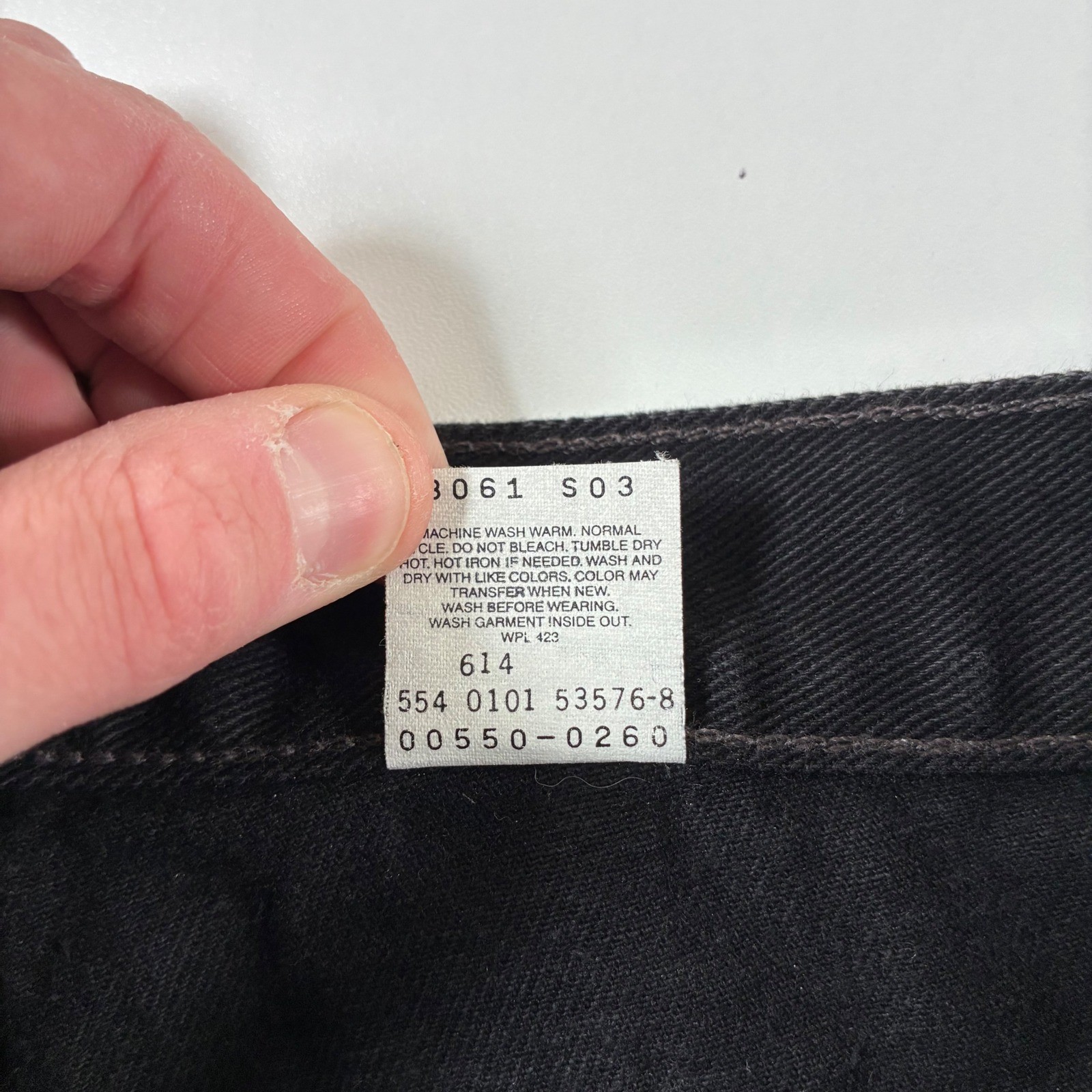 Vintage 2001 Levi’s 550 Relaxed Jeans 34×32 Black Made in USA Y2K (Tag 36×32)