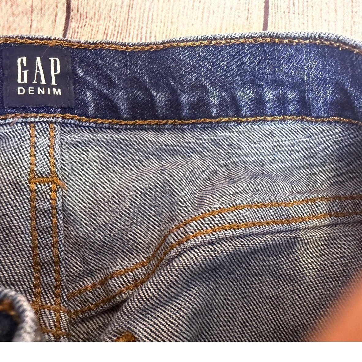 GAP Denim Shorts 3″ Inseam 98% cotton/2% elastane Women’s Size 28