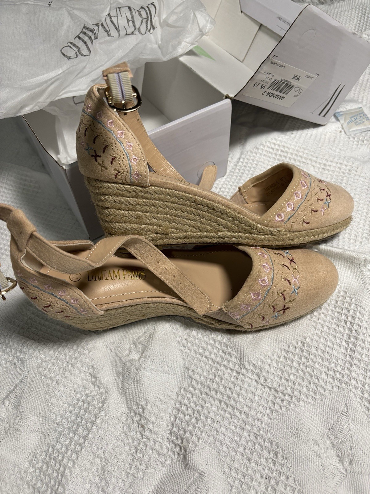 Dream Pairs Womens nude closed toe ankle strap espadrilles wedge sandals 7.5 NEW