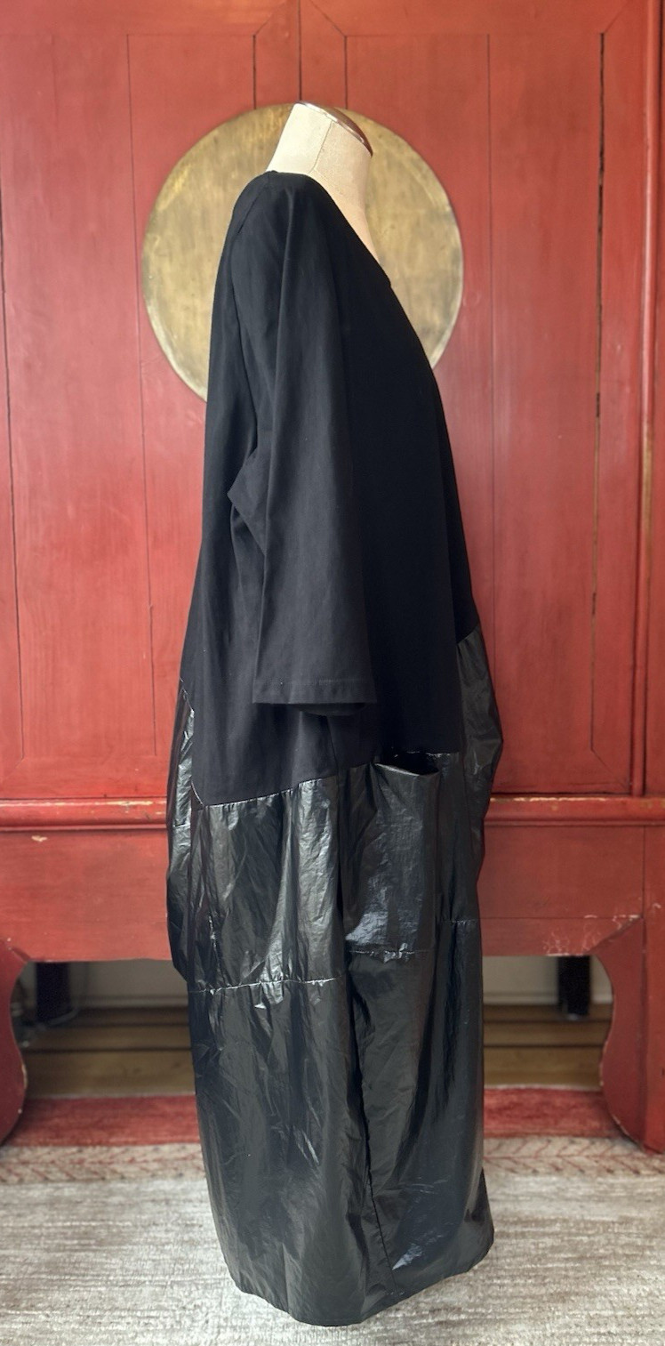 ALEMBIKA URBAN MAXIMA CREW COCOON DRESS, BLACK, Size XL