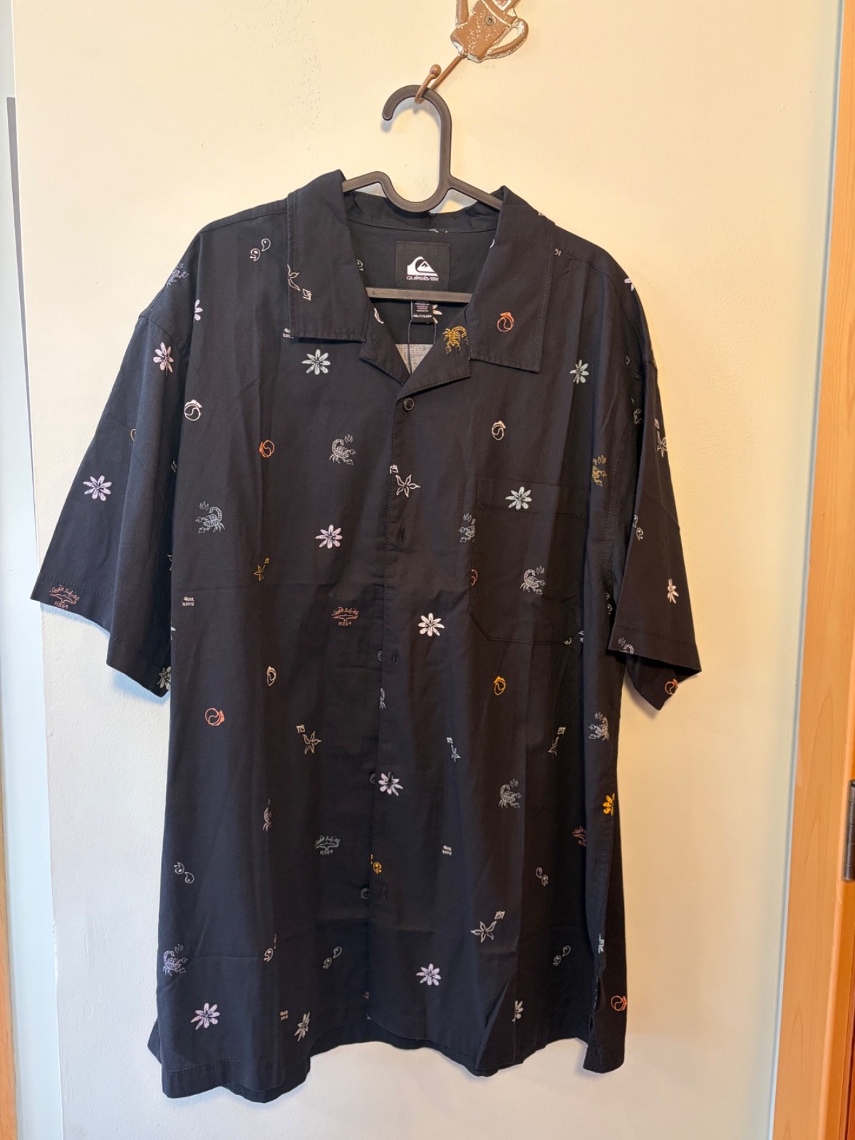 Quiksilver Beach Club Classic Short Sleeve Shirt, Black XXL, New With Tags