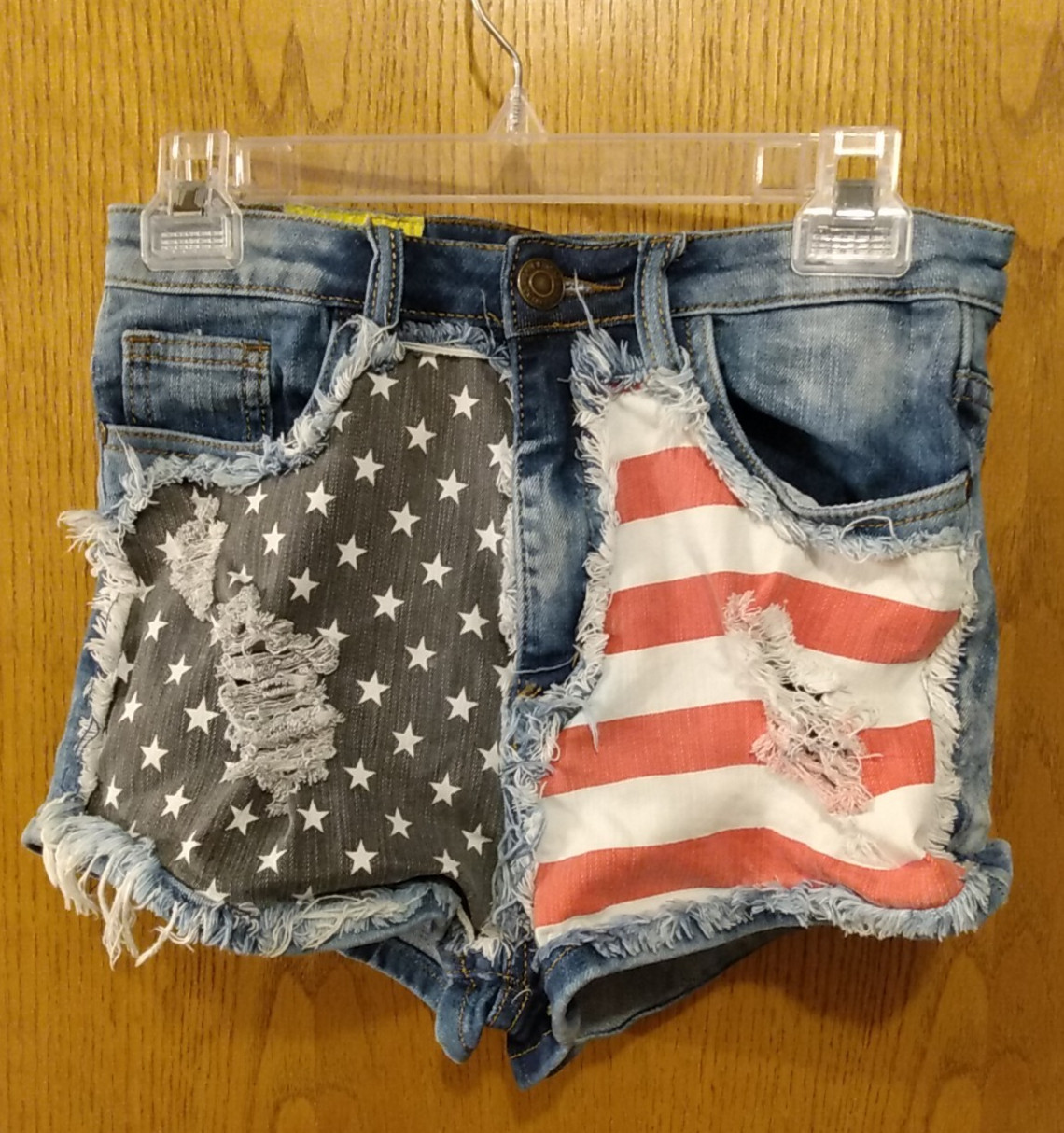 Machine Jeans Women’s Shorts waist measures 28 in. Distressed Flag, tag size 30″