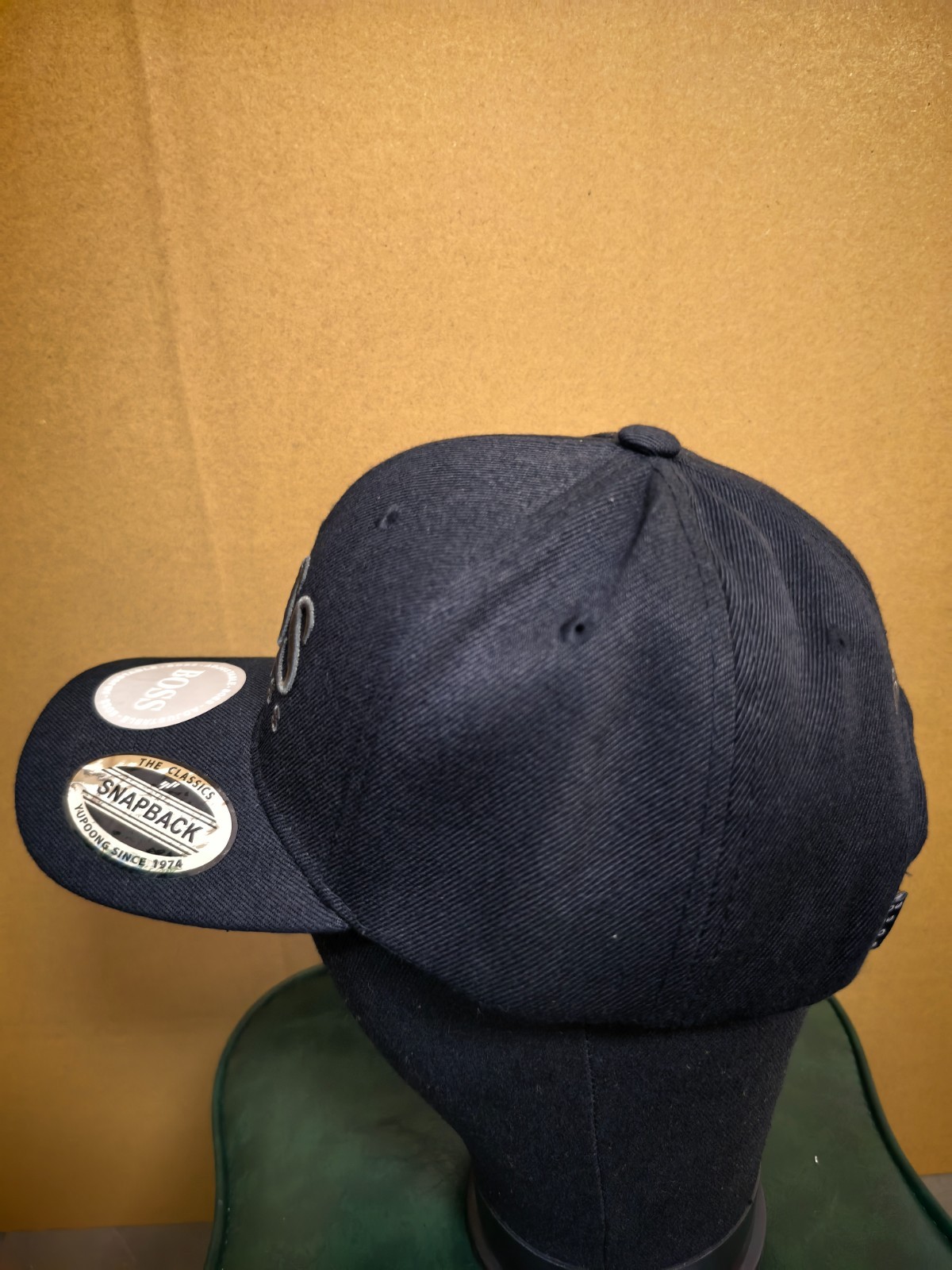 Hugo Boss curved brim black baseball cap with gray letter embroidery sports hat