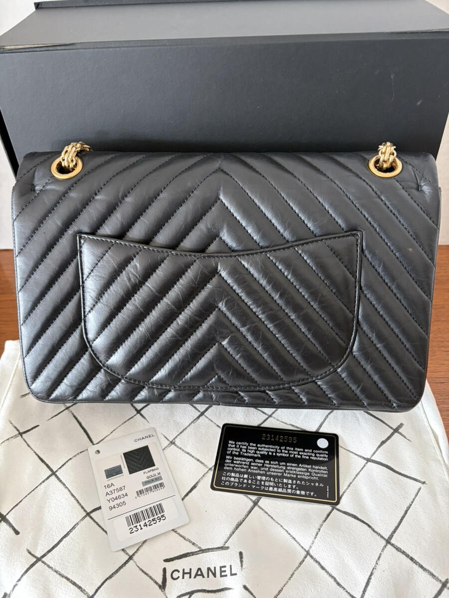 Auth 16A Black CHANEL 2.55 Chevron Reissue 226 Double Flap Calf Handbag GHW
