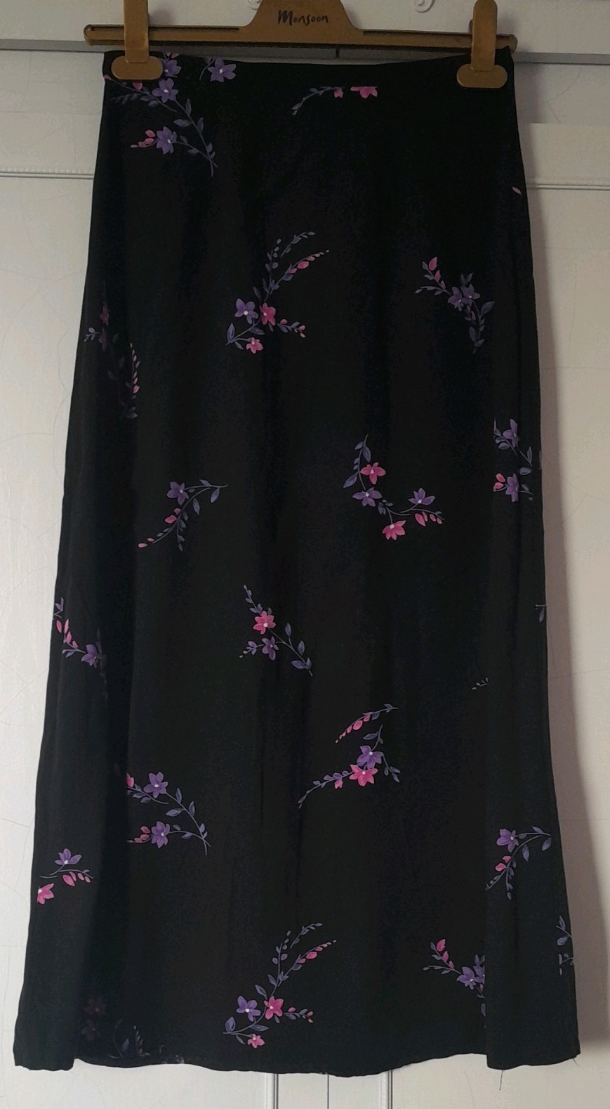 Vintage Dorothy Perkins black floral flowing midi skirt UK 10 L82cm