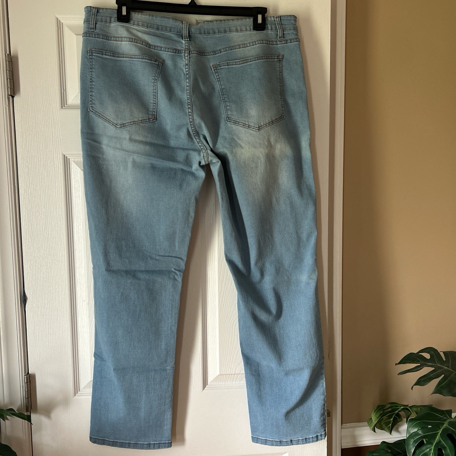 KYY Straight Leg Light Wash Distressed Denim Jeans Blue 5-Pocket Zip Button