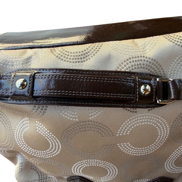 NWT Coach Madison Maggie Shoulder Bag Womens Medium Brown Optic Signature