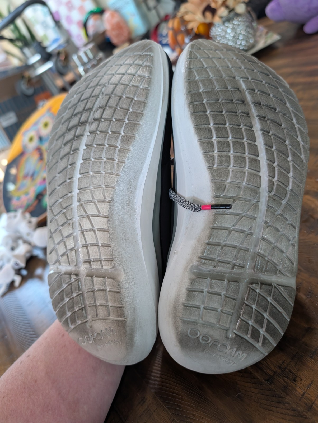 Women’s OOFOS OOmy Stride Size 8