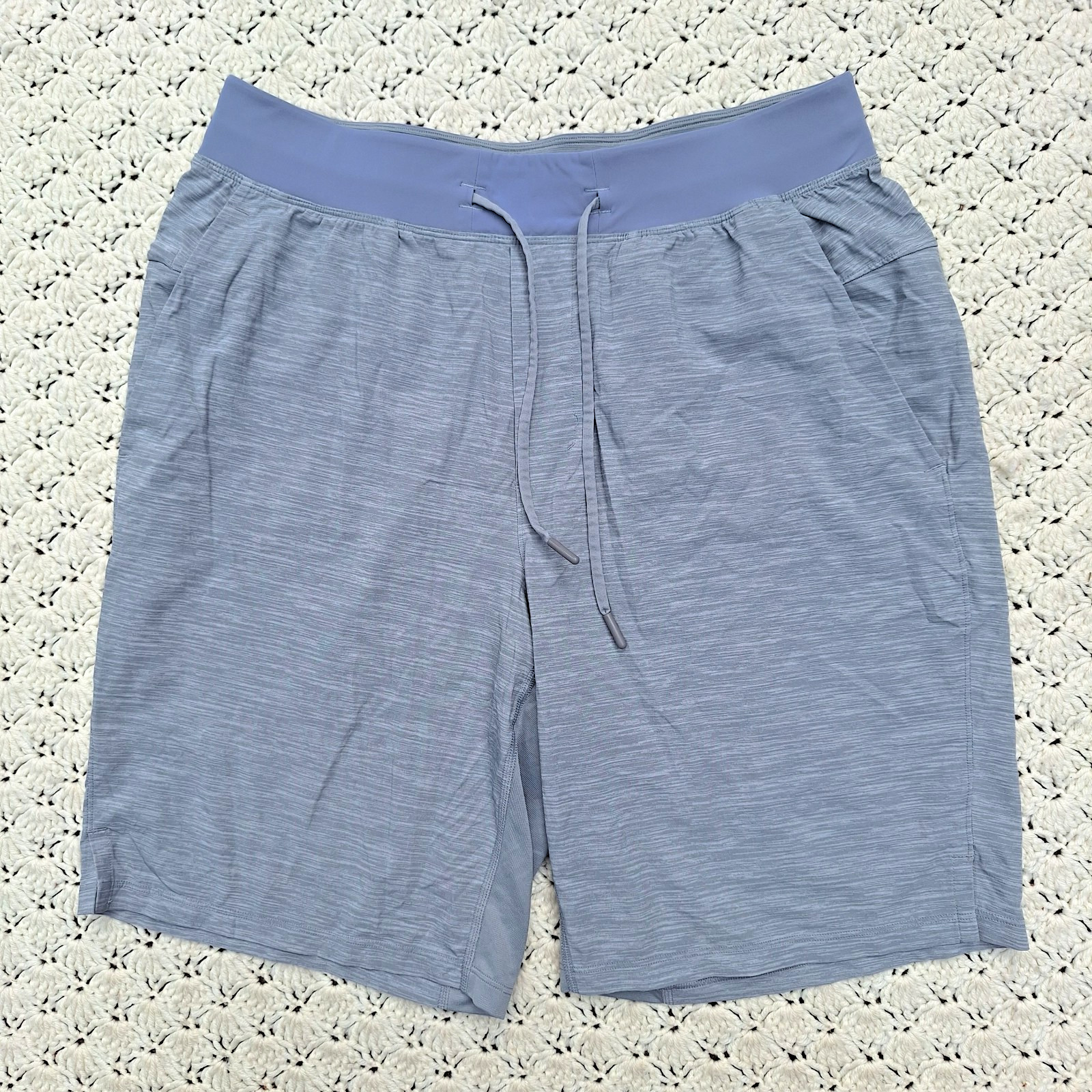 Lululemon Mens T.H.E. 9″ Lined Athletic Workout Hiking Stretch Shorts – Medium