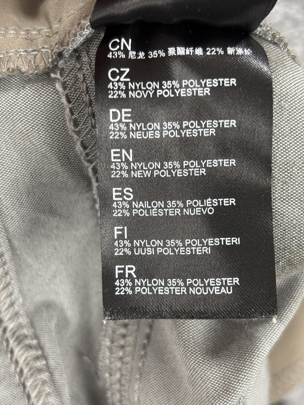 Kuhl Pants Womens 14 Gray Nylon Polyester Twill Capri Zip Pockets Outdoor Travel