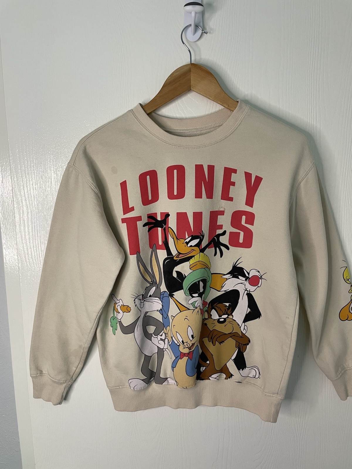 Looney Tunes Sweatshirt Small Crewneck Bugs Bunny Sylvester Taz 2022 Graphic
