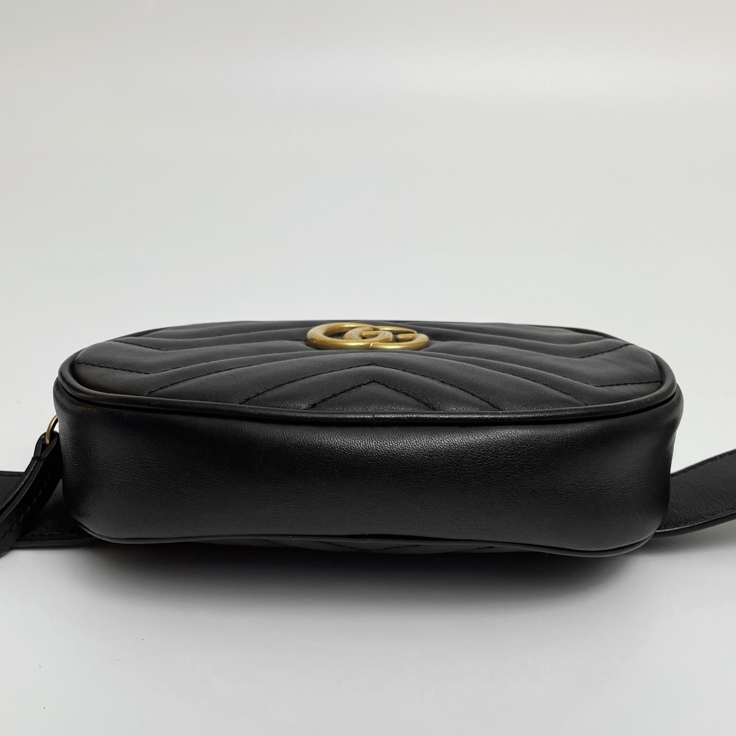 GUCCI GG Marmont Matelasse Chevron Quilted Leather Belt Bag Black