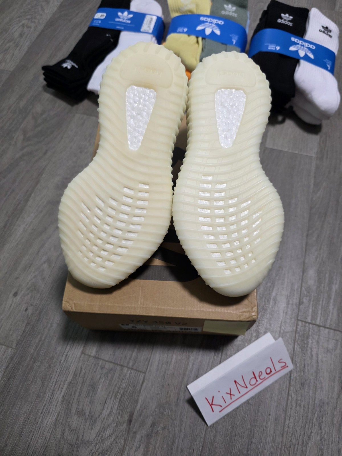 Authentic Adidas Yeezy Boost 350 V2 Zebra (CP9654) Size 6 YZY RNR Wave 500 700