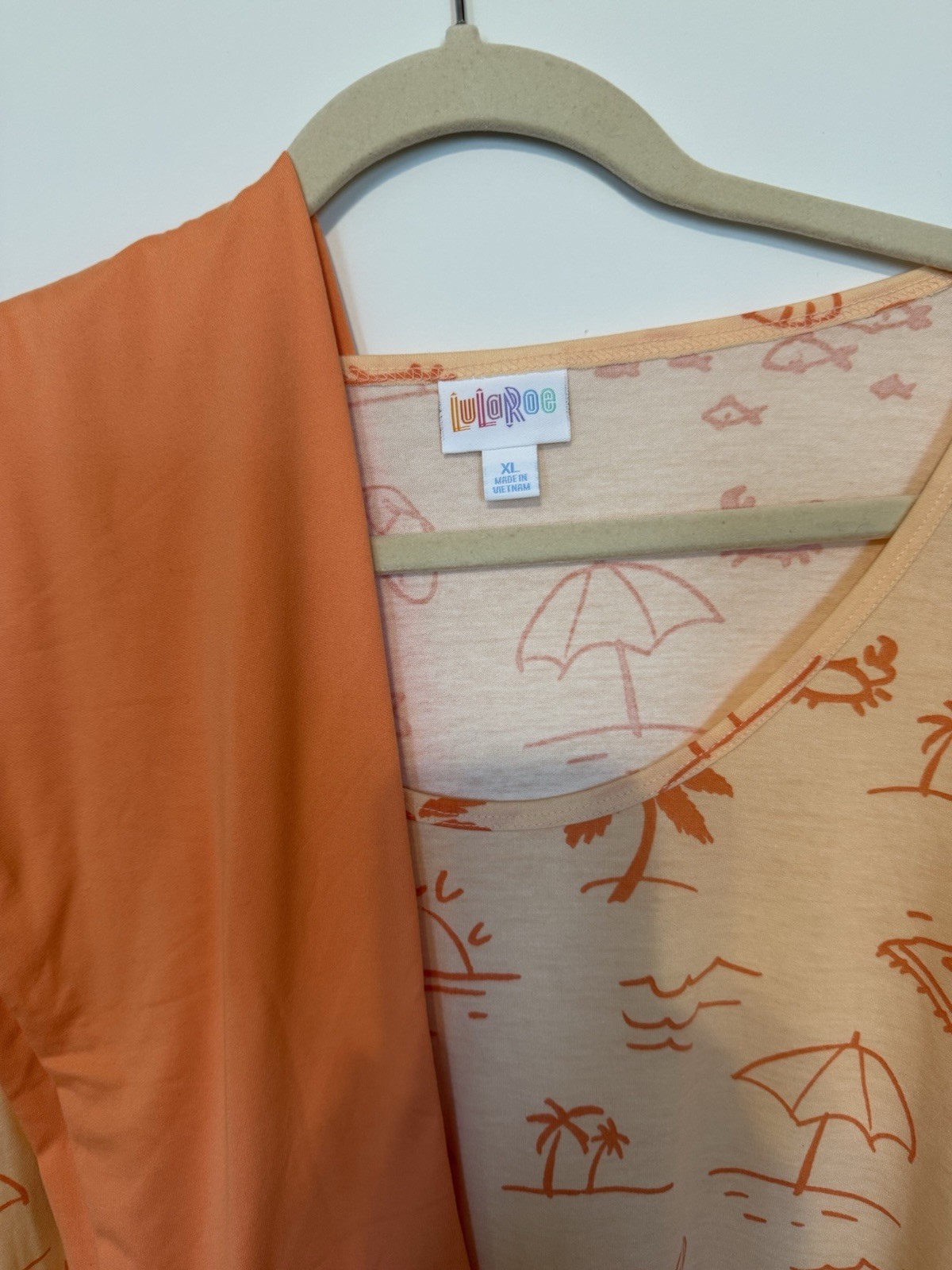 NWOT Beach /Summer Print LuLaRoe XL Perfect Tee Top And Matching TC Leggings