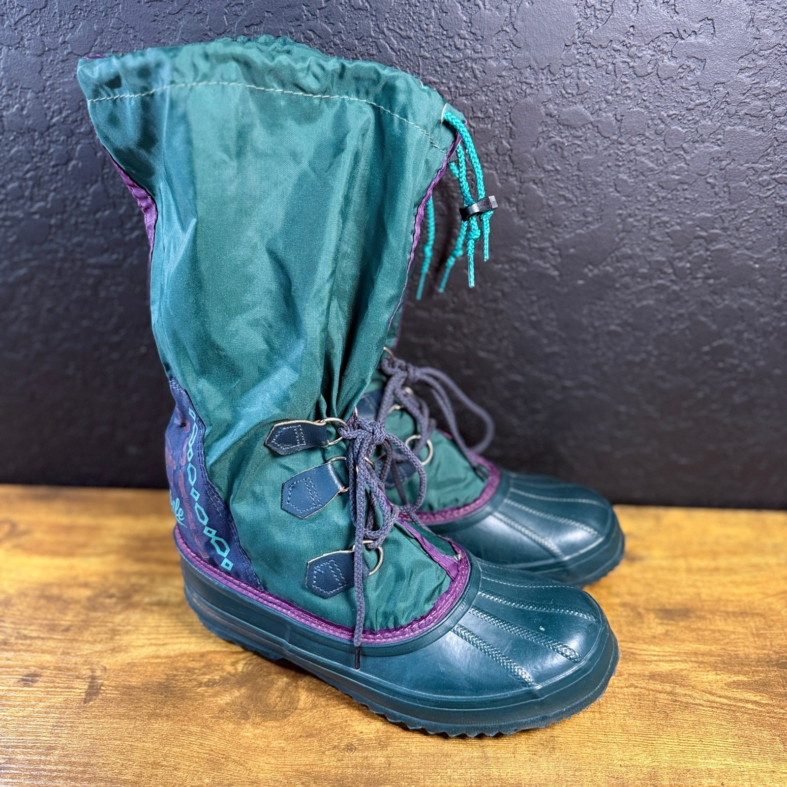 Sorel Free Spirit Teal Purple Nylon Rubber Winter Snow Boots Women Size 9