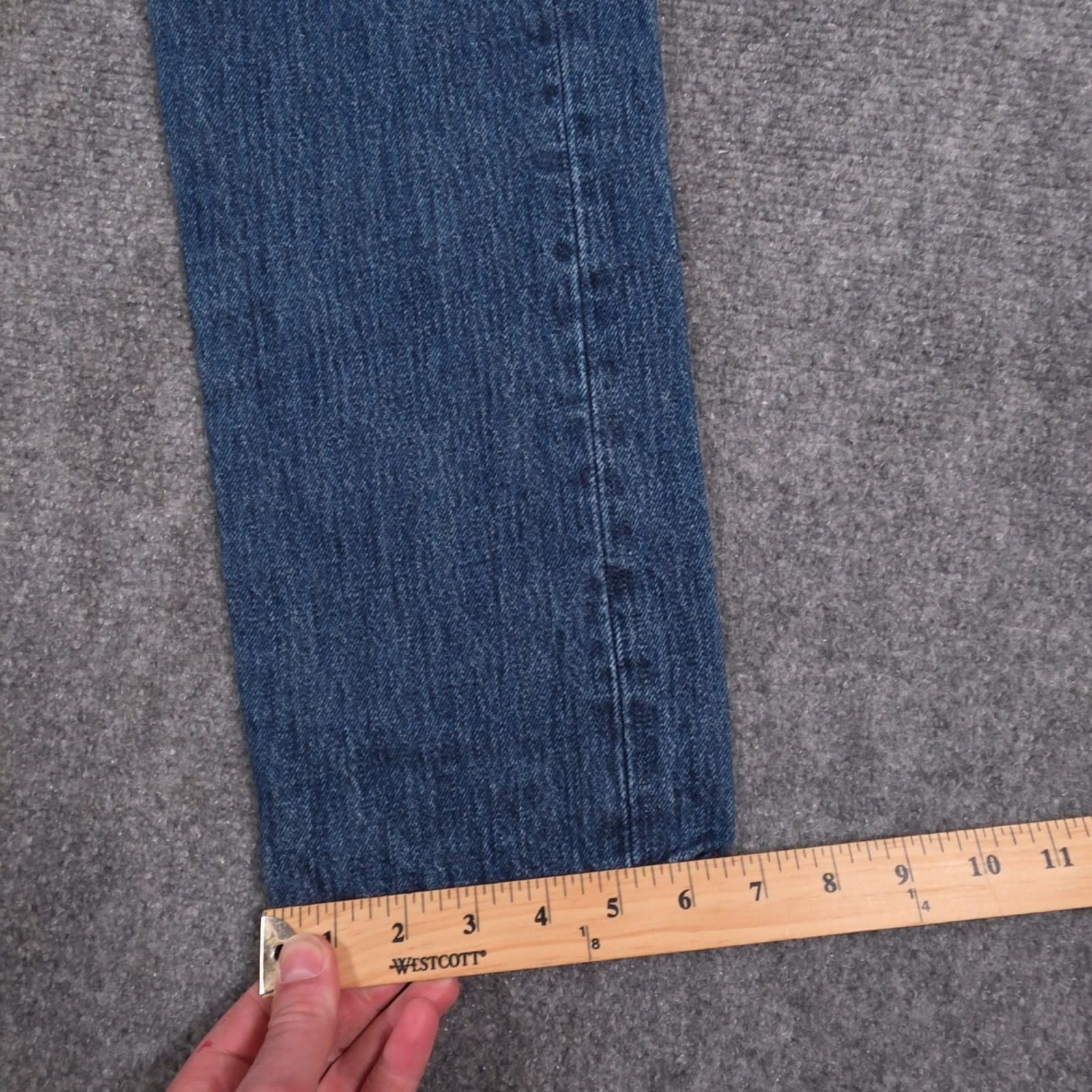 Levi’s 501 Original Fit Jeans Mens 28×30 Dark Blue Wash Button Fly Straight Leg