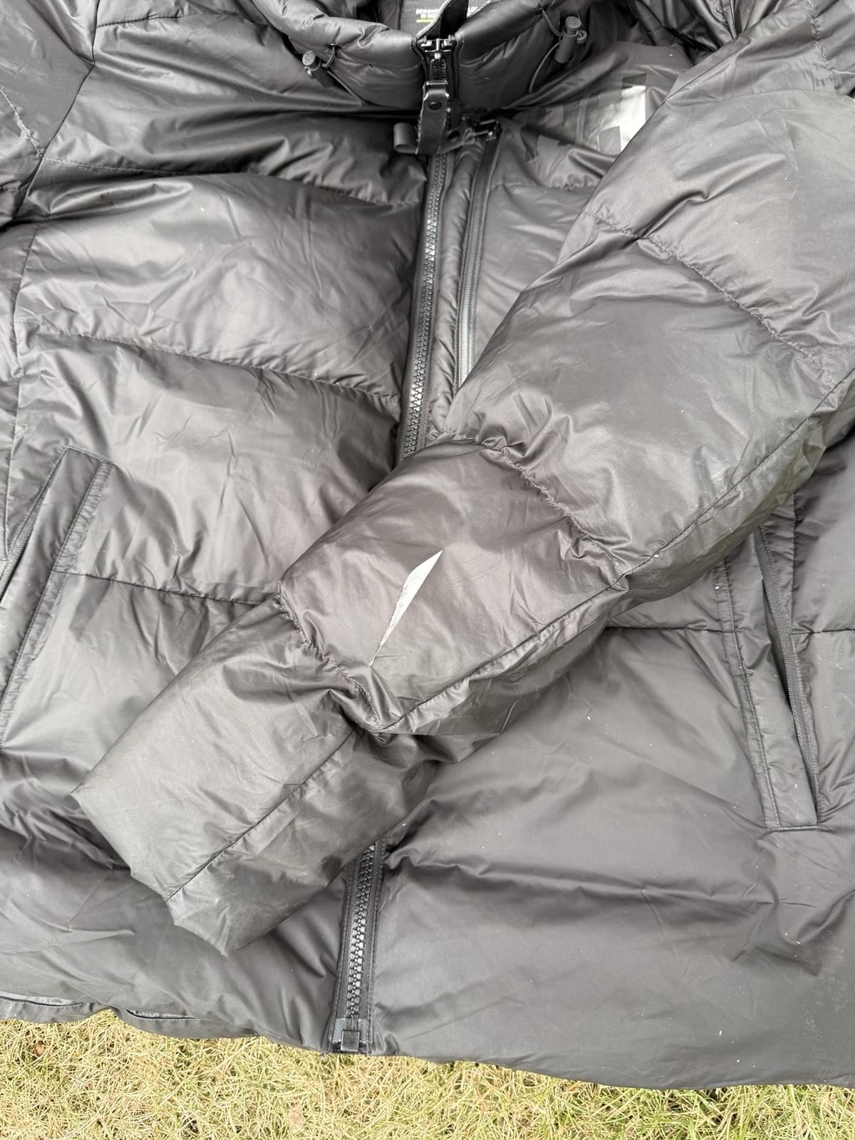 Helly Hansen Men’s Hooded Down Puffer Jacket Full Zip Pockets Black XL
