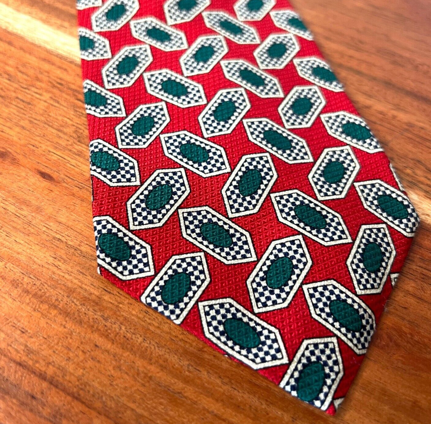 VTG PAUL FREDRICK Geometric Necktie 100% Silk 3-3/4″ Wide x 58″ Long Red/Green