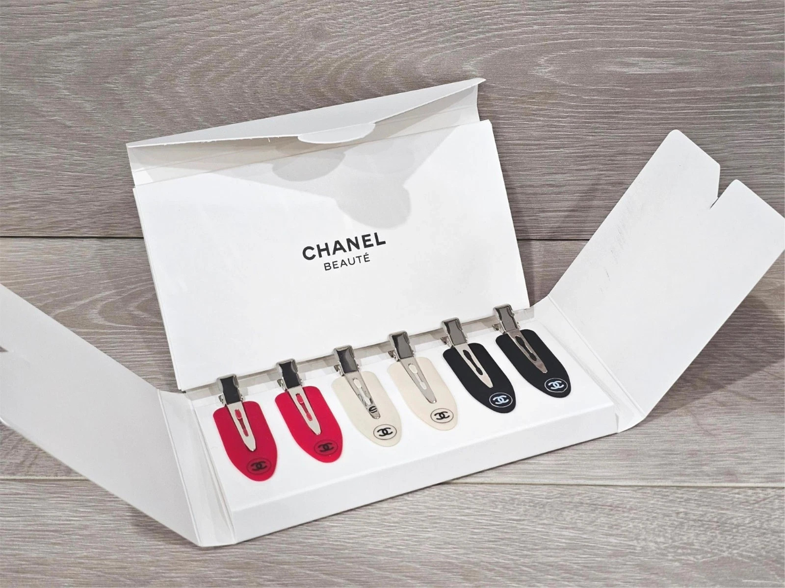 NIB Chanel Limited Edition Beauté Hair Accessories