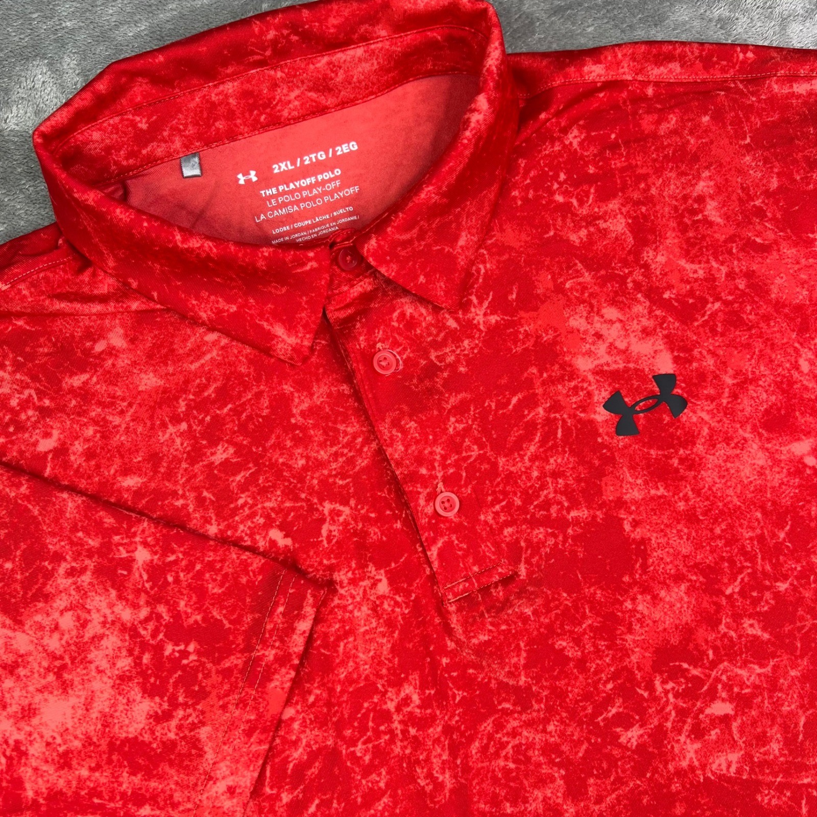 Under Armour Playoff Golf Polo Shirt Mens 2XL Red Marble Print Loose Fit Stretch