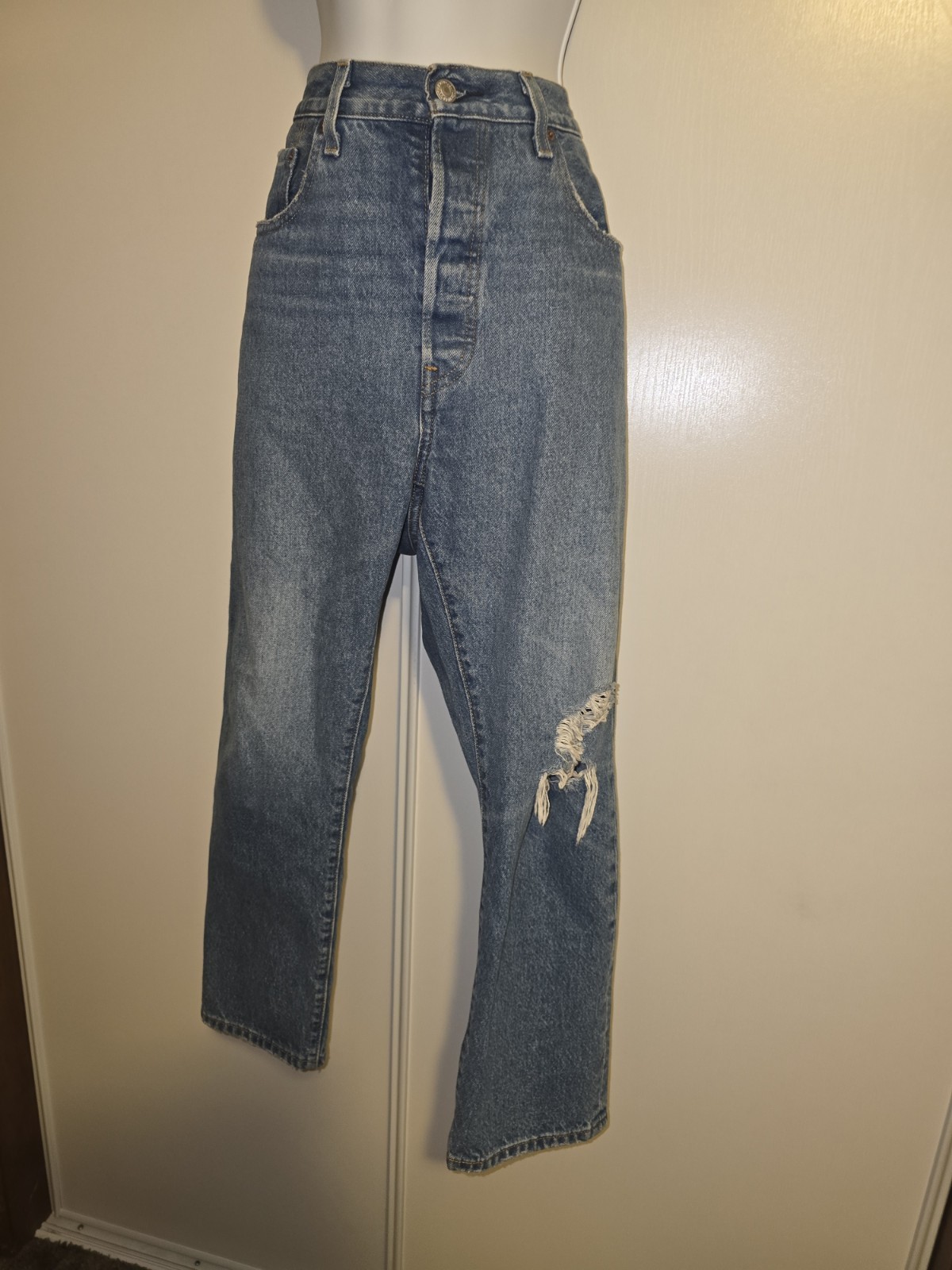 Levi’s Premium 501 Original Button Fly Jeans Distressed Medium Wash W31 L26