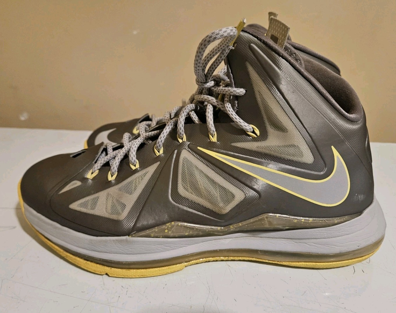 Nike LeBron X 10 Canary Yellow Diamond Lebron James 541100-007 Size 11