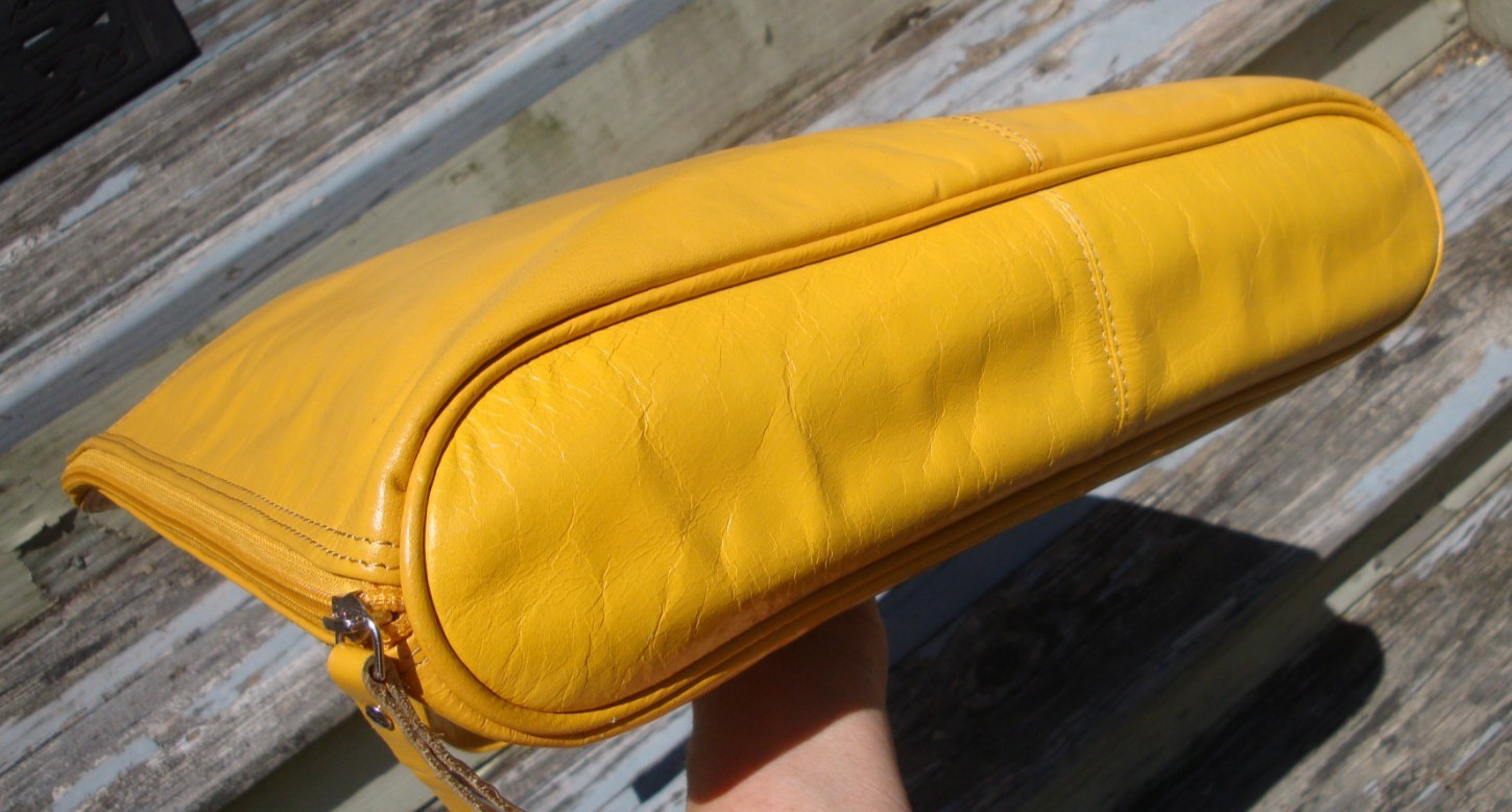 LATICO Leather Laptop Business School Tote Shoulderbag Lightweight Golden Yellow