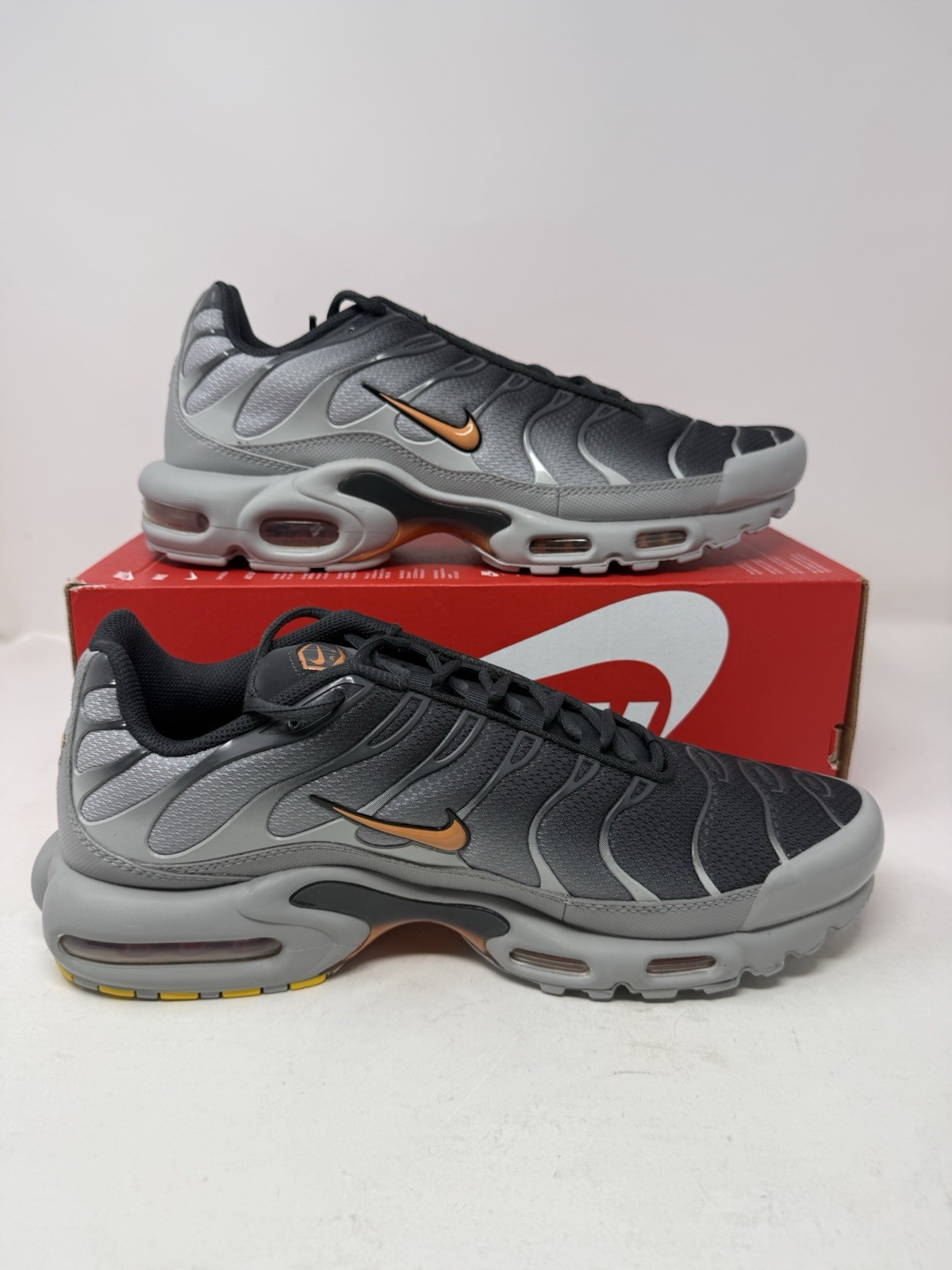 Nike Air Max Plus Light Smoke Grey Orange Running Sneakers DM0032-037 Mens Sizes
