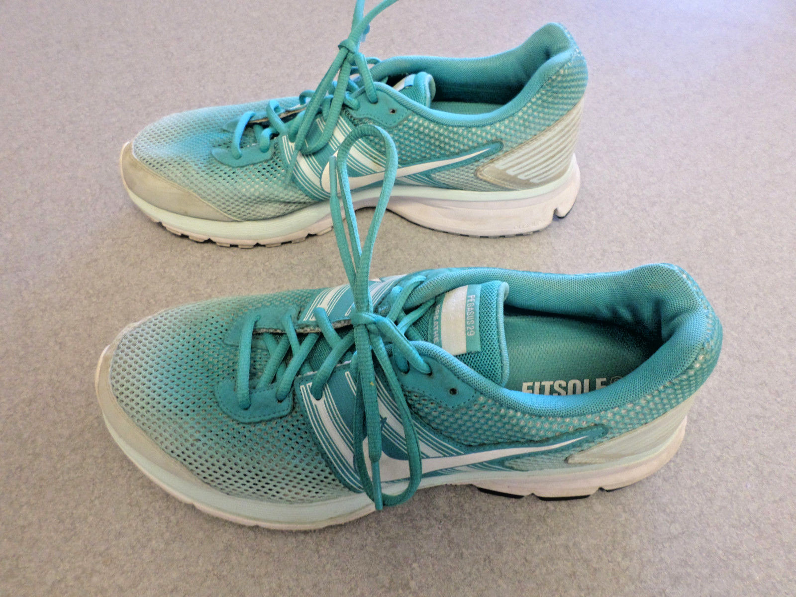 Nike “Pegasus 29” turquoise and white, running shoes, Women’s 11.5 (eur 44)