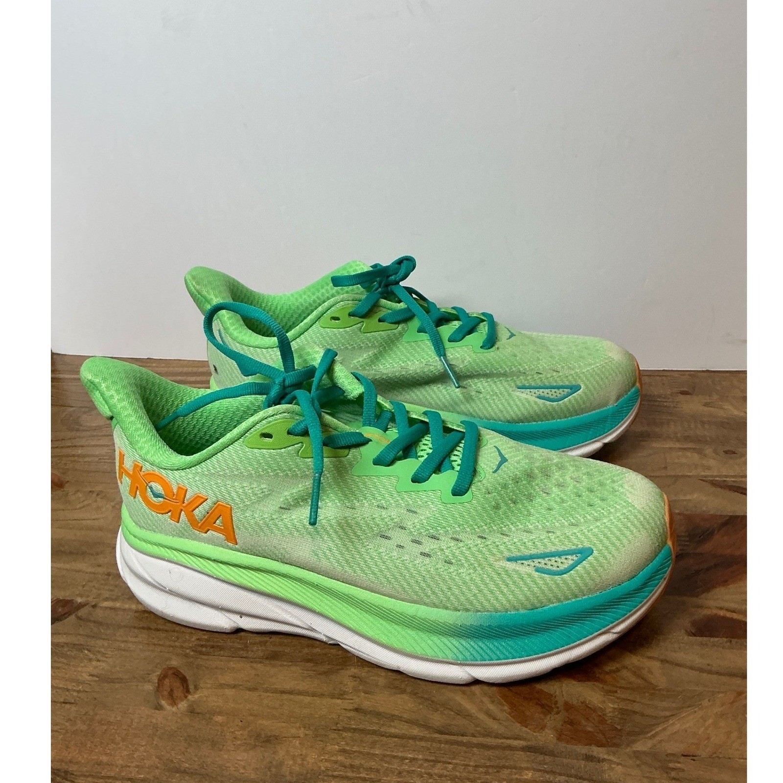 HOKA Clifton 9 Women Running Shoes Size 7D Wide Green Lime Orange 1132210 ZLGL