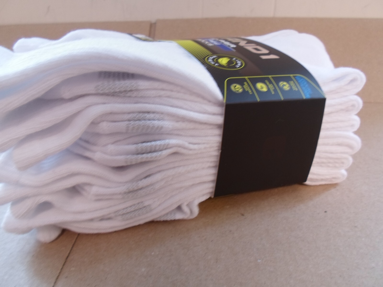 LIGHTWEIGHT STYLE AND1 White 12 Pair ProPlatinum Crew Socks w Arch Compression