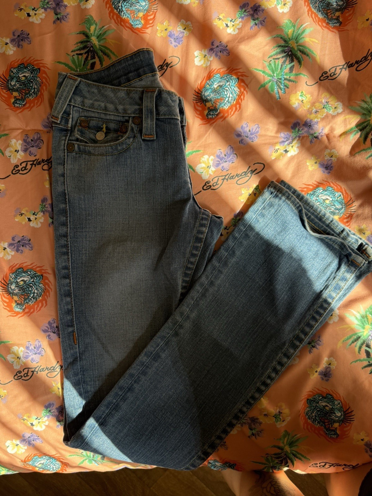 True Religion Women’s Straight Leg Blue Medium Wash Denim Jeans Button 5-Pocket