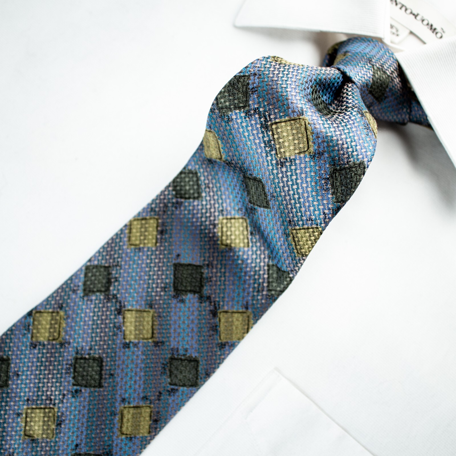 ERMENEGILDO ZEGNA Blue Yellow Green Geomet Silk Woven Necktie TIE 58″L x 3.75″W