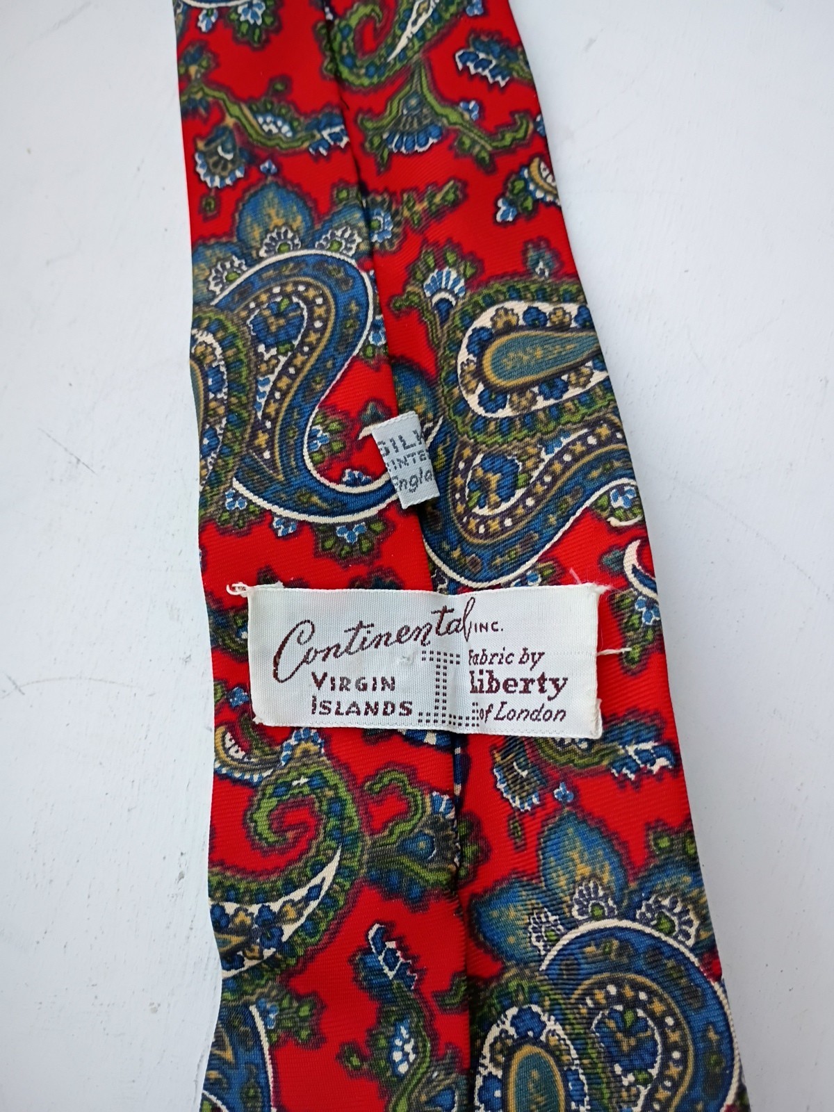 Continental 100% Silk Red Paisley Necktie Liberty Print 57-in By 3.25 In