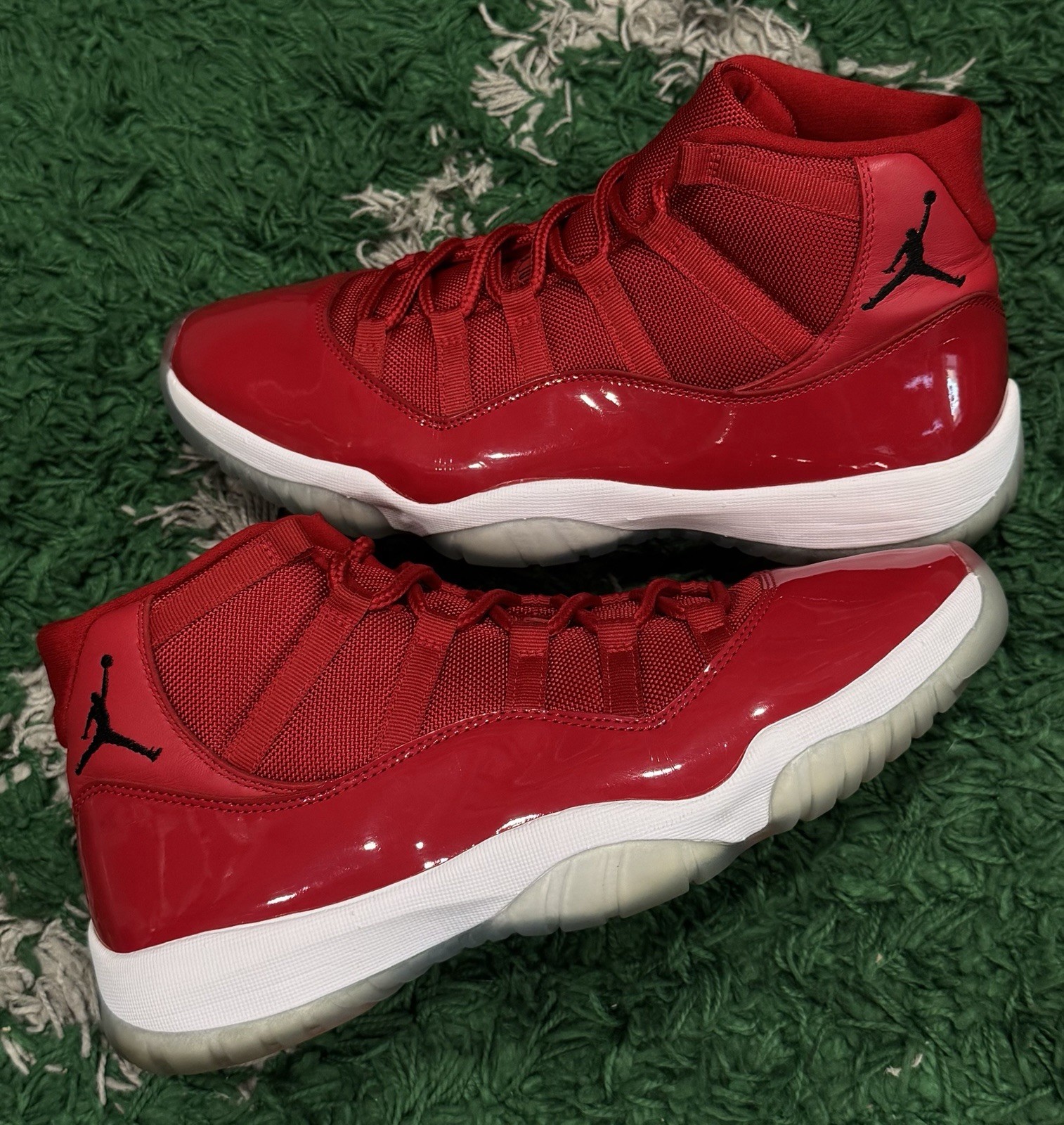 Jordan 11 Retro Win Like 96 Size 11 Pre-Owned/Used OG ALL! GREAT CONDITION!