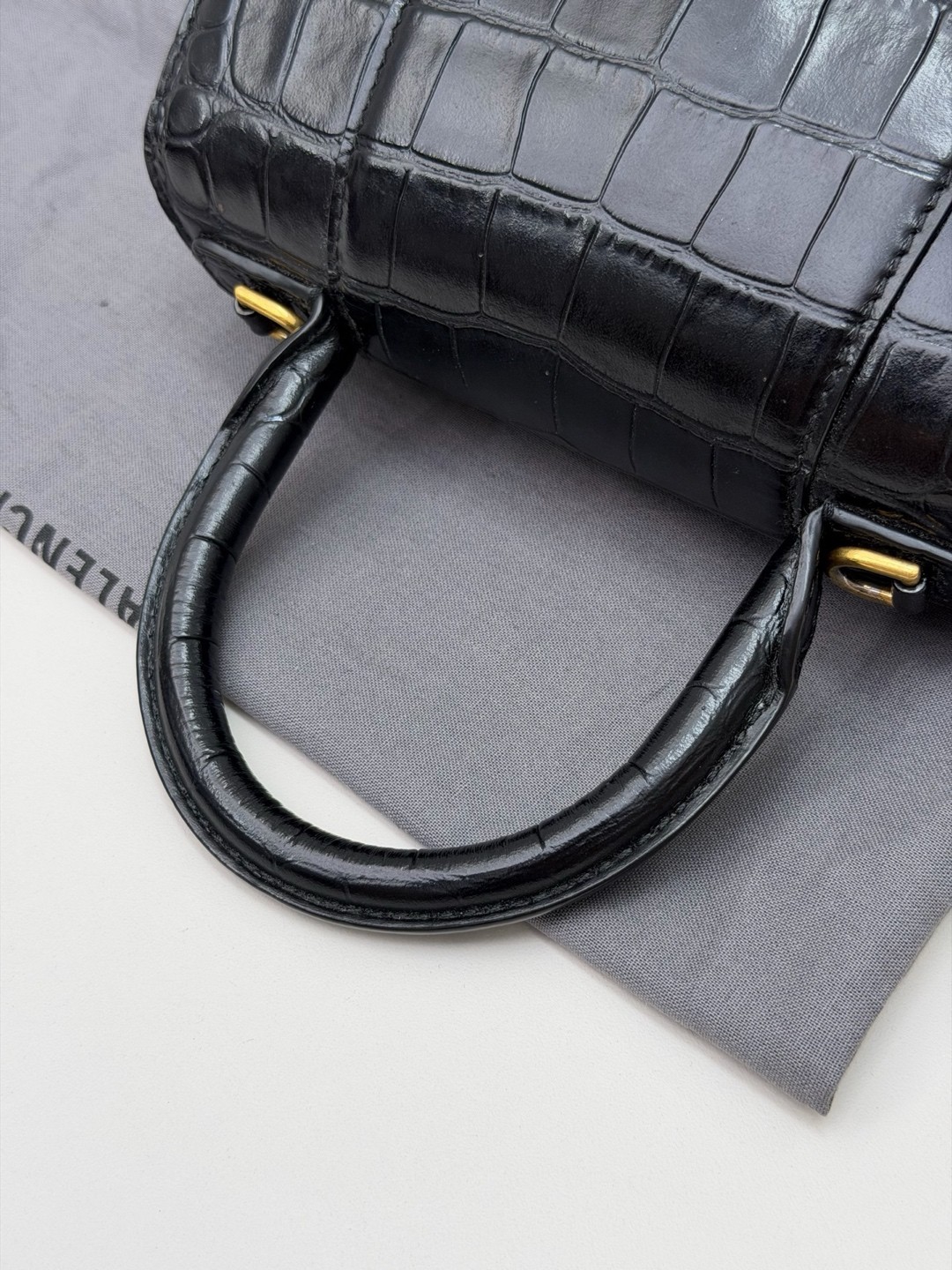 Balenciaga Pre-Owned Authentic Luxury Handbag 18.8*11.8*7.5 