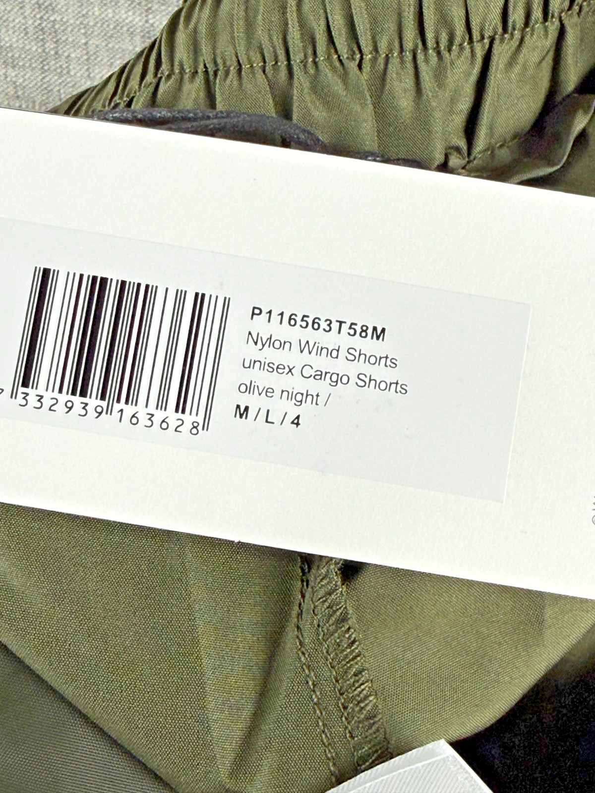 Size M (Women’s L) – WESC Nylon Cargo Wind Shorts Olive Green Lightweight NWT