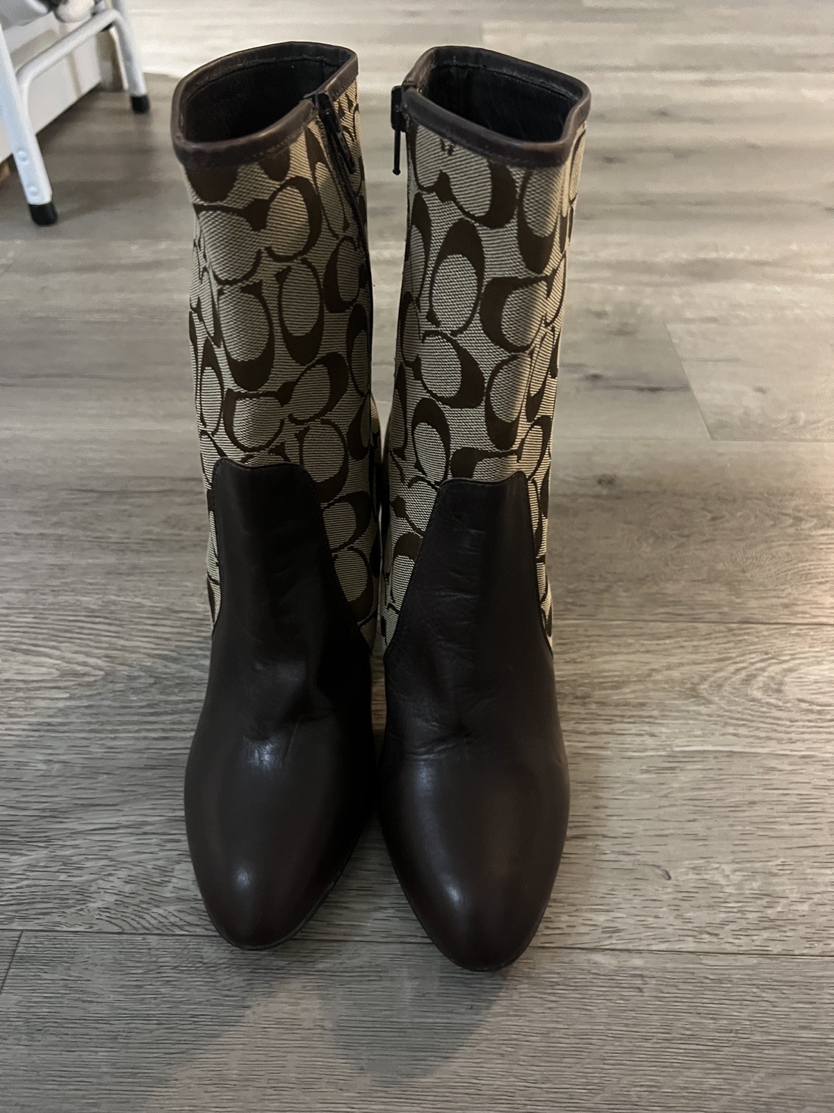 COACH BROWN Leather High heel Boots CC logo monogram boots size 8. GUC.