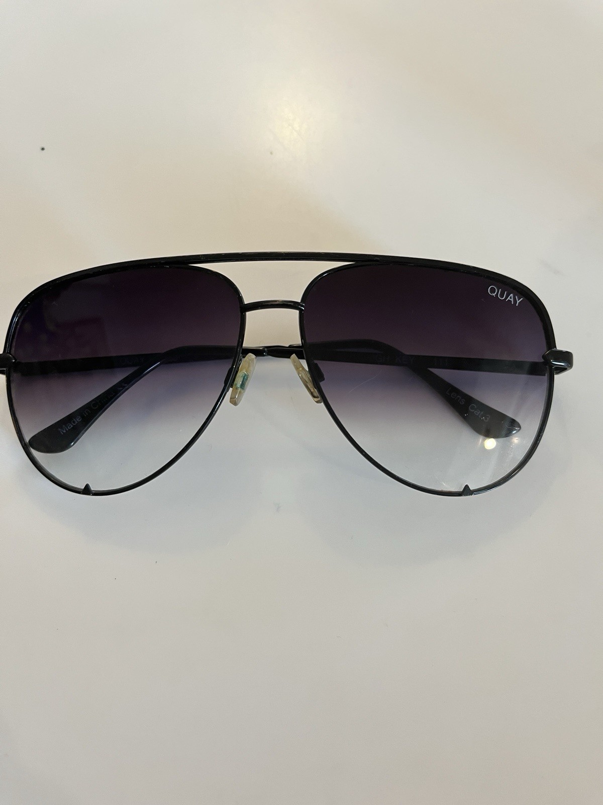 Quay Australia Unisex Aviator Gradient Purple Sunglasses With Black Frames