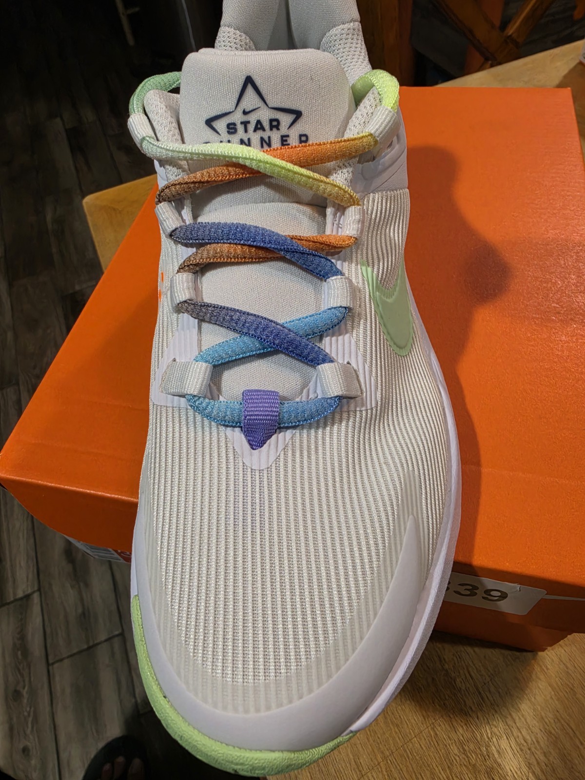 Nike Star Runner-4 NN SE (GS) Kids White Multicolor Sneakers size 4 New In Box