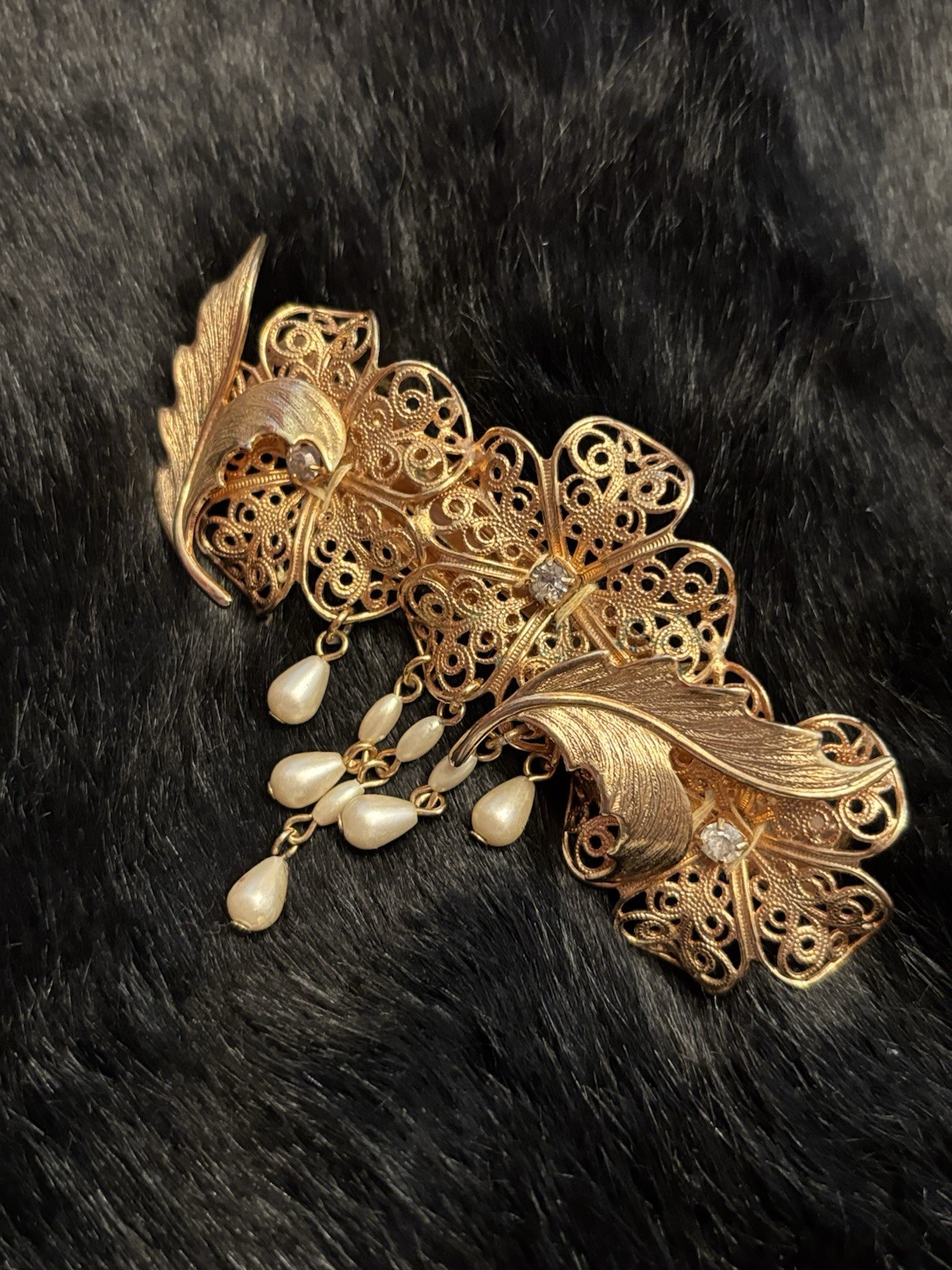 Gold Tone Metal Floral Leaf Filigree Barrette w/ Faux Pearl Dangles & Rhinestone