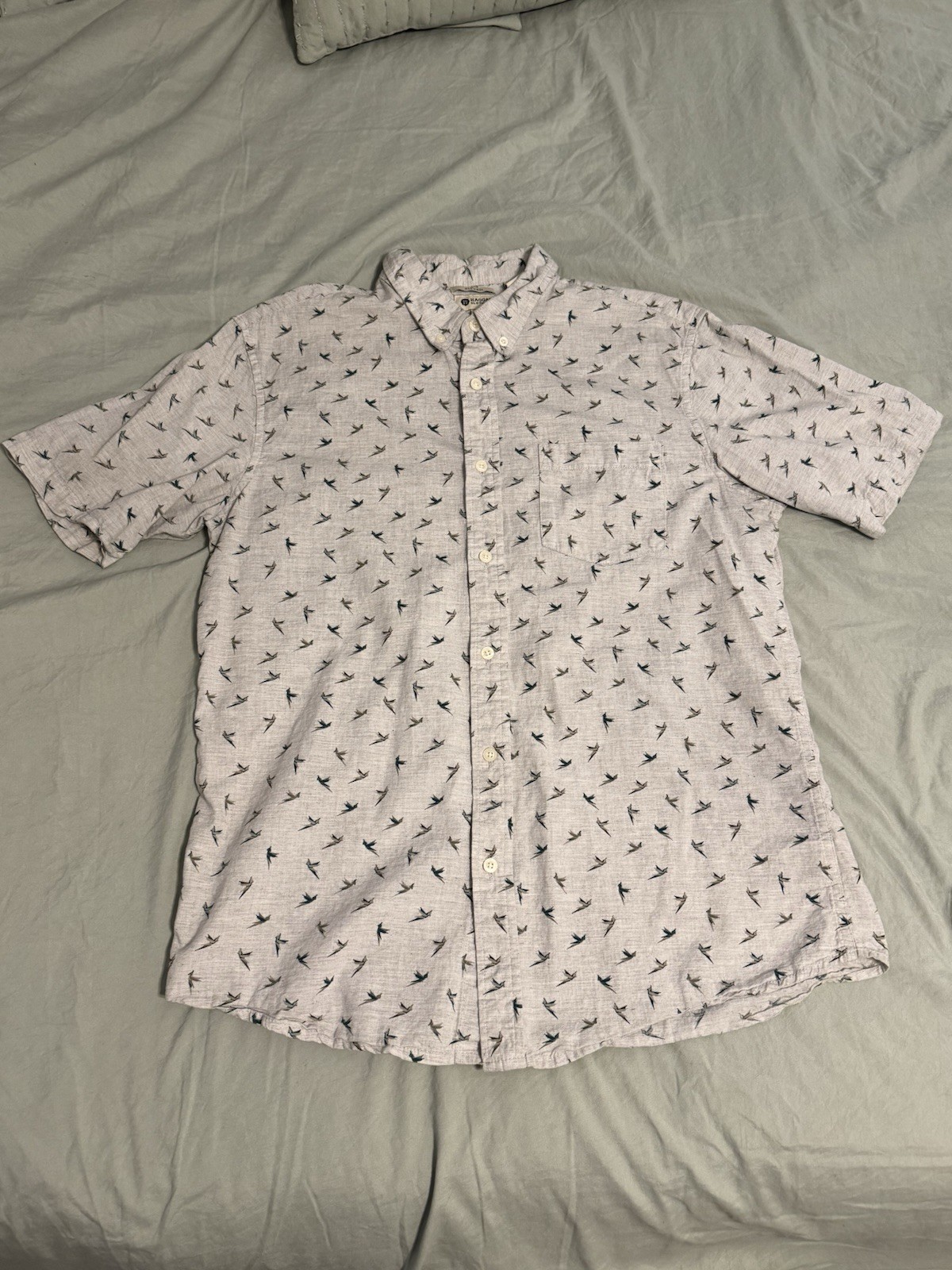 Haggar Men’s Short Sleeve Button Up Shirt Large With Swallow Pattern