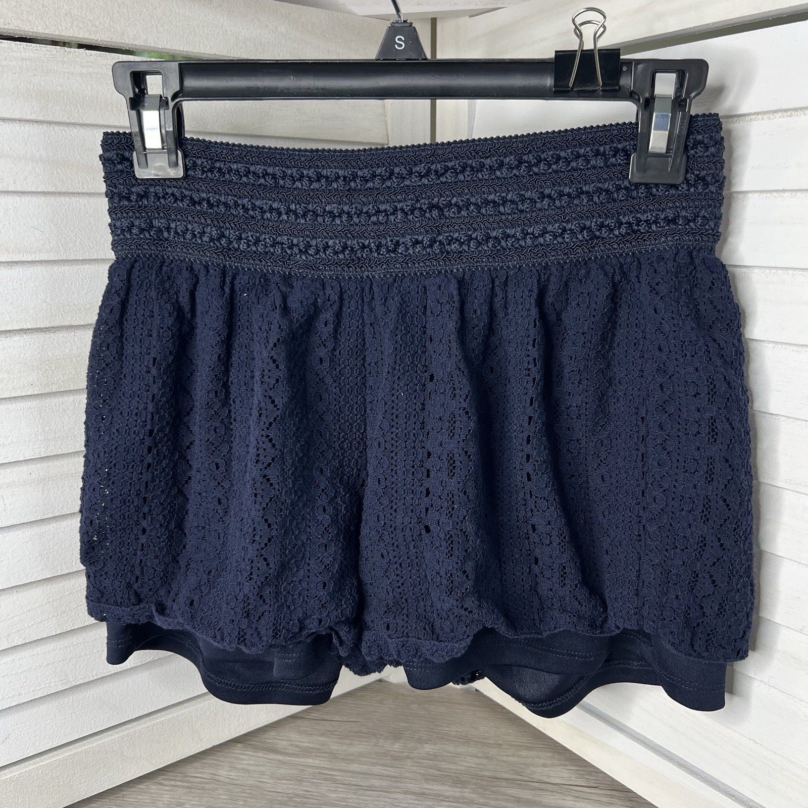 Cute Old Navy Women’s Crochet Lace over Bike Shorts Elastic Waist Navy Blue Sz M